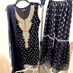 Brand NEW Navy blue and gold work dress size large